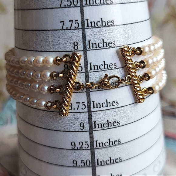 Quadruple Strand 4 Rows of Creamy Faux Pearl Bracelets Gold Tone Vintage EUC - Picture 7 of 7